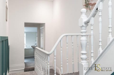 Luke Stays - Welbeck Road Apartment in Newcastle upon Tyne