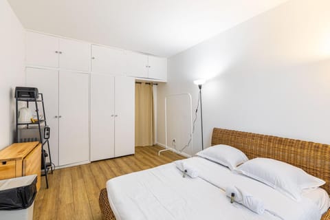 GuestReady - L'Petite Maison Rouge Apartment in Paris