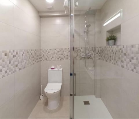 Shower, Toilet, Bathroom