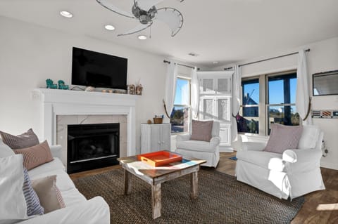 Here Comes The Sun by Sea Scape Properties House in Topsail Beach