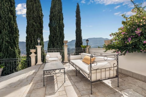 Patio, View (from property/room), Balcony/Terrace