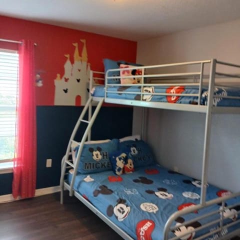 Enchanting Disney Vacation Home Reserve CTR House in Loughman