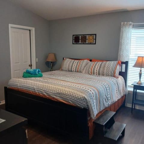 Enchanting Disney Vacation Home Reserve CTR House in Loughman