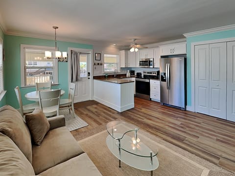 The Tides Retreat House in Estero Island