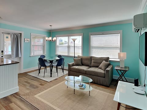 The Tides Retreat House in Estero Island