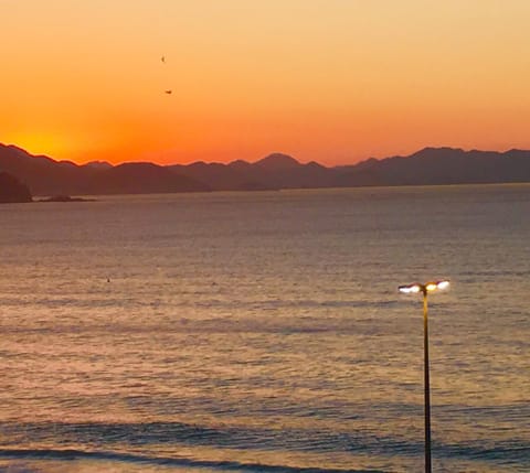 Nearby landmark, Restaurant/places to eat, Neighbourhood, Natural landscape, Beach, Mountain view, Sea view, Sea view, Supermarket/grocery shop, Shopping Area