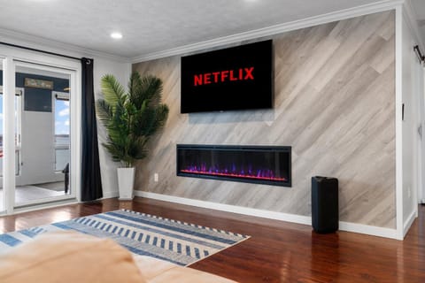 Million Dollar Views Bayshore Beach House with Opt RV Pads & More House in Michigan