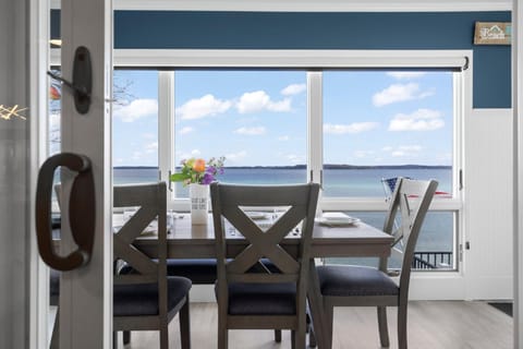 Million Dollar Views Bayshore Beach House with Opt RV Pads & More House in Michigan