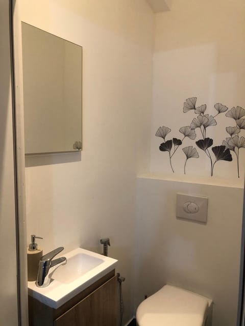 Absolute Charm 3 Bedroom 3 Bathroom with AC EU District Apartment in Ixelles