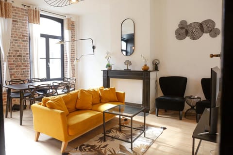 Absolute Charm 3 Bedroom 3 Bathroom with AC EU District Apartment in Ixelles