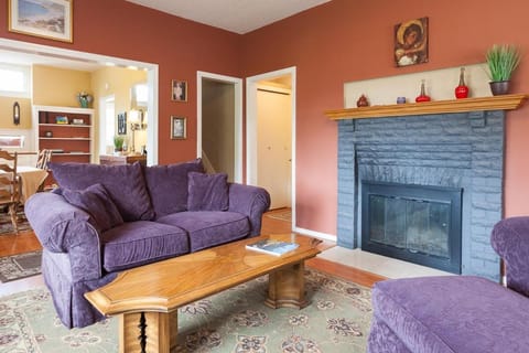 Adorable Cottage in the Heart of Hood River AC Mtn & River Views House in Hood River