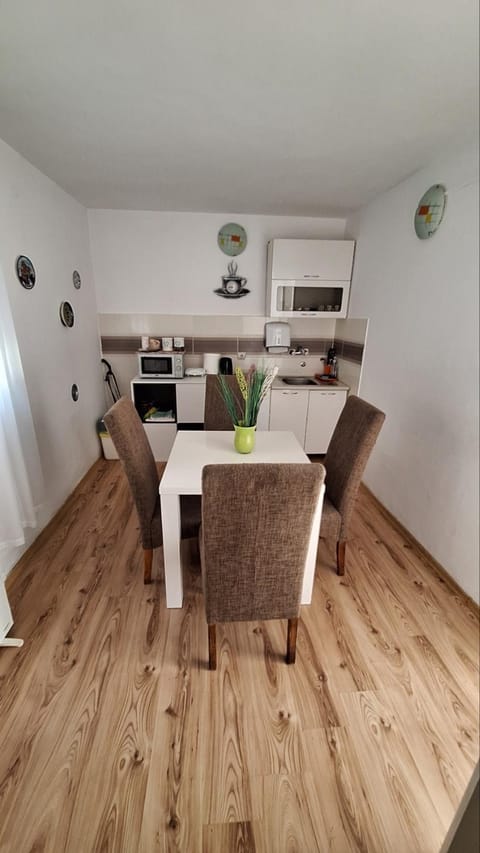 Casa Calda Apartments Bed and Breakfast in Montenegro