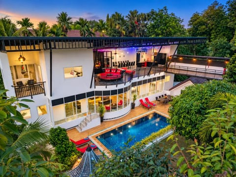 Property building, Pool view, Swimming pool, sunbed