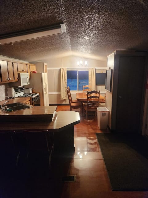 big kahuna Apartment hotel in Manistique