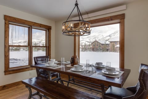 Alpine Airspace House in Wyoming