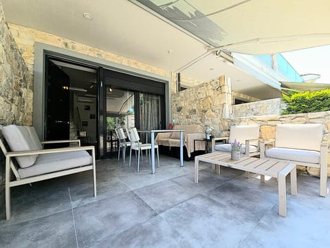 Balcony/Terrace, Seating area, Dining area