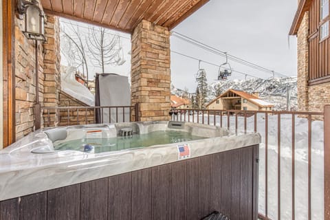 Winter, Hot Tub, Mountain view