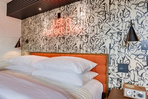 The Reed at The Louie Boutique Motel, Private Sauna! Walk to Everything! Motel in Newport