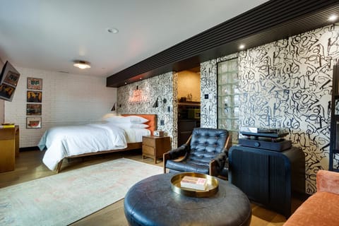 The Reed at The Louie Boutique Motel, Private Sauna! Walk to Everything! Motel in Newport