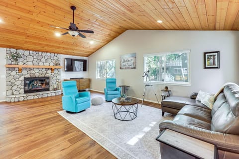 Swim, Hike, Ski and Unwind Lake Arrowhead Retreat! House in Lake Arrowhead