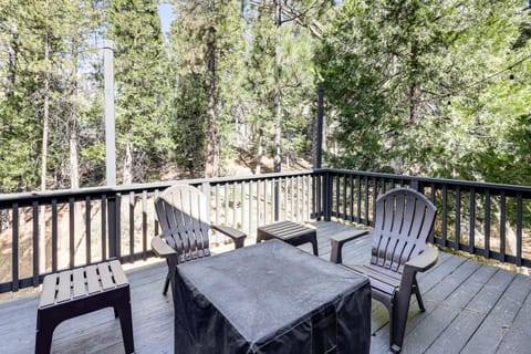 Swim, Hike, Ski and Unwind Lake Arrowhead Retreat! House in Lake Arrowhead