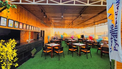 Restaurant/places to eat, View (from property/room), Lounge or bar, Breakfast, Buffet breakfast, Asian breakfast, Asian breakfast