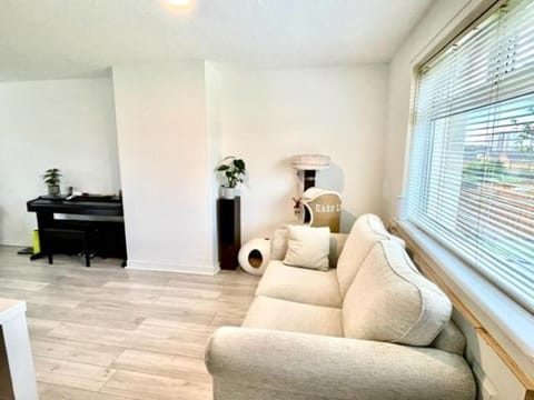 Double room in 3 bedroom house Vacation rental in Edinburgh