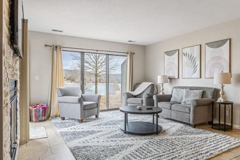 Living room, Lake view, Lake view, fireplace