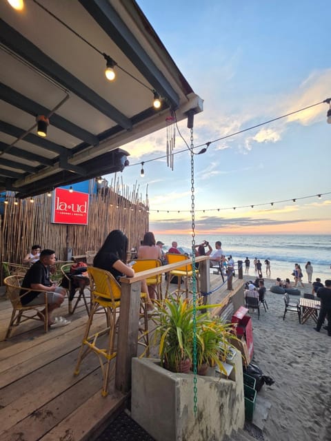 Restaurant/places to eat, Day, People, Beach, Evening entertainment, Sea view, group of guests