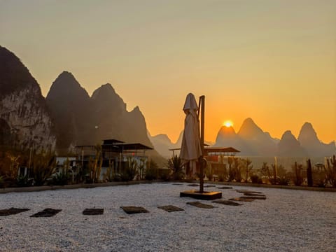 Natural landscape, Mountain view, Sunrise