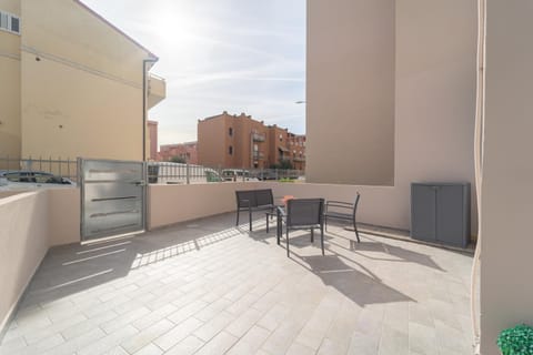 Patio, Day, View (from property/room), Balcony/Terrace, Living room, Seating area, Dining area