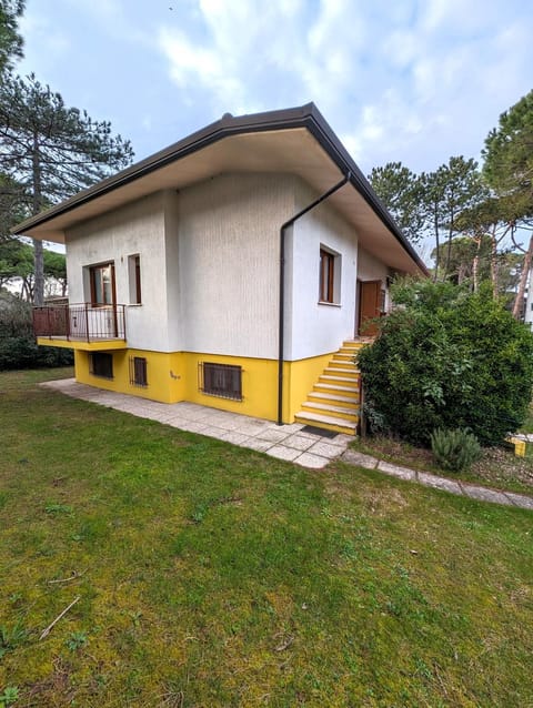 Property building, Garden, Garden view