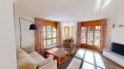 Balcony/Terrace, Living room, Photo of the whole room, Seating area, fireplace