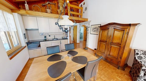 Coffee/tea facilities, Kitchen or kitchenette