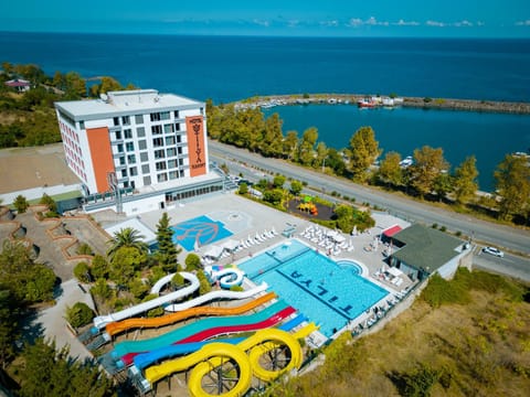 Property building, Bird's eye view, Swimming pool