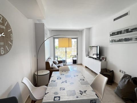 TV and multimedia, Living room, air conditioner