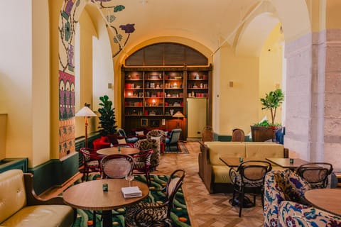 Restaurant/places to eat, Library, Lobby or reception, Lounge or bar, Seating area