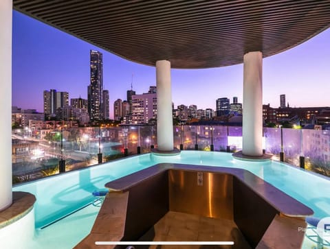 View (from property/room), City view, Pool view