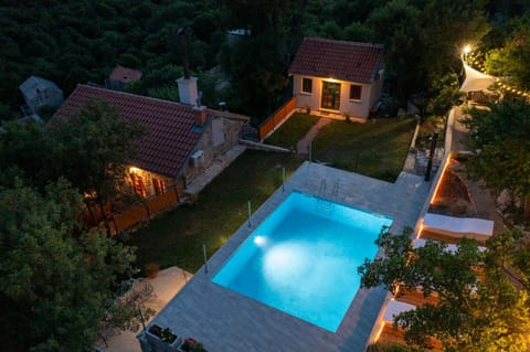 Property building, Night, Pool view, Swimming pool, sunbed