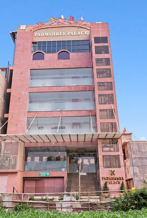 Property building, Facade/entrance