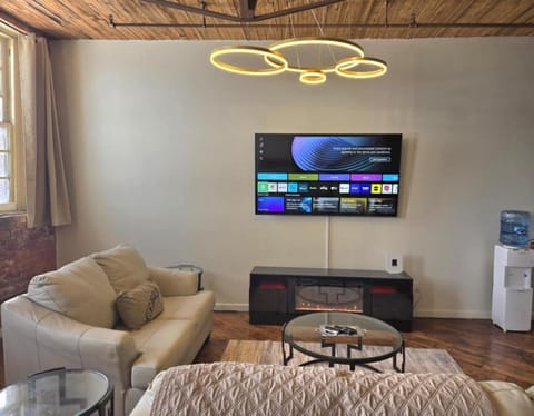 TV and multimedia, Living room, Seating area, Evening entertainment, fireplace