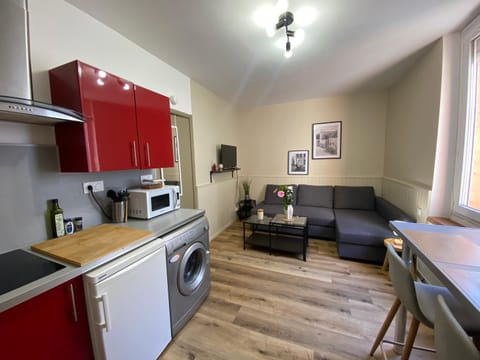 Kitchen or kitchenette, Living room
