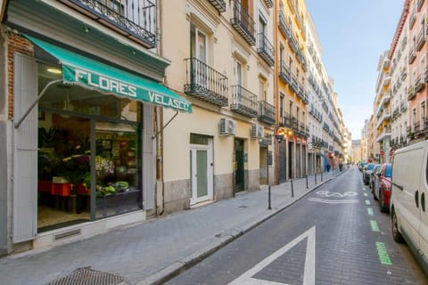 Property building, Location