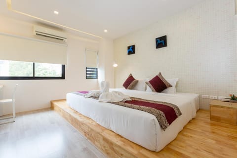 Bed, Bedroom