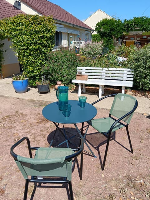 24 heures du Mans Bed and Breakfast in Centre-Val de Loire