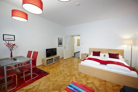 Photo of the whole room, Bedroom