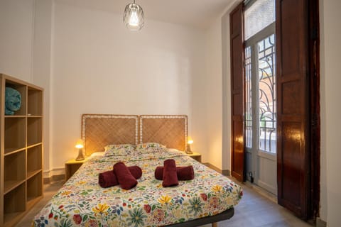 Bed, Photo of the whole room, Bedroom