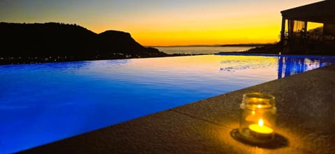 View (from property/room), View (from property/room), City view, Garden view, Lake view, Pool view, Pool view, Swimming pool