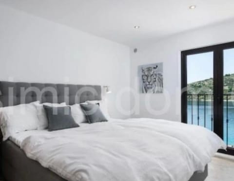 Apartment White House Apartment in Split-Dalmatia County