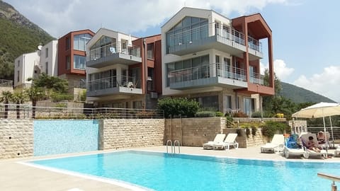 Property building, Swimming pool, Swimming pool